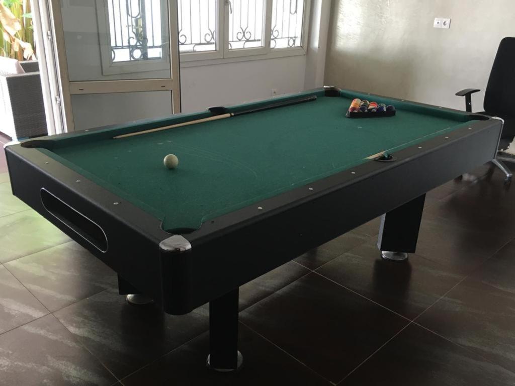 Saly - Villa Kage 6 Chambres -Clim-Wifi-Eau Chaude-Billard-Babyfoot-Ping Pong-Canal - Electricite Non Comprise Exterior foto