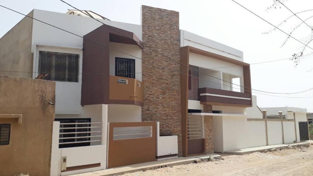 Saly - Villa Kage 6 Chambres -Clim-Wifi-Eau Chaude-Billard-Babyfoot-Ping Pong-Canal - Electricite Non Comprise Exterior foto