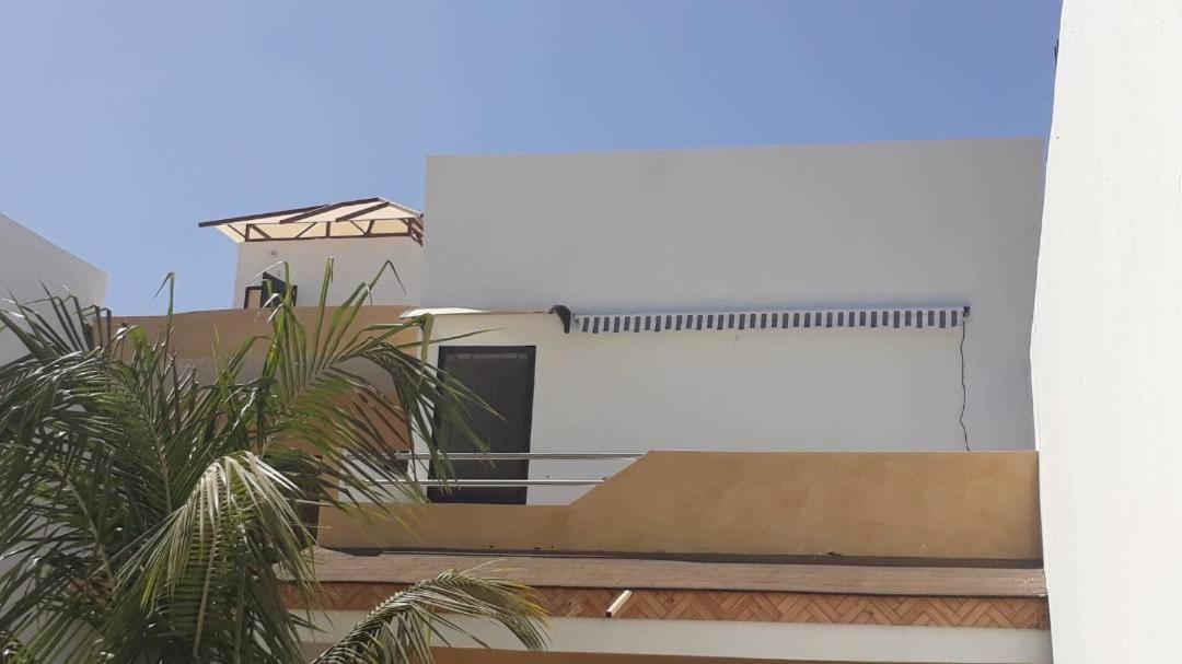 Saly - Villa Kage 6 Chambres -Clim-Wifi-Eau Chaude-Billard-Babyfoot-Ping Pong-Canal - Electricite Non Comprise Exterior foto