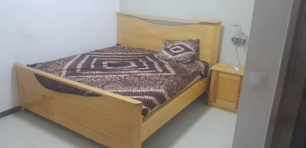 Saly - Villa Kage 6 Chambres -Clim-Wifi-Eau Chaude-Billard-Babyfoot-Ping Pong-Canal - Electricite Non Comprise Exterior foto