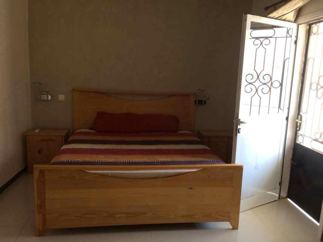 Saly - Villa Kage 6 Chambres -Clim-Wifi-Eau Chaude-Billard-Babyfoot-Ping Pong-Canal - Electricite Non Comprise Exterior foto