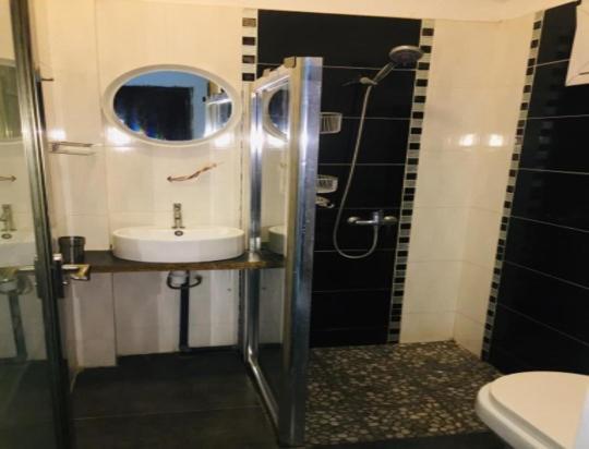 Saly - Villa Kage 6 Chambres -Clim-Wifi-Eau Chaude-Billard-Babyfoot-Ping Pong-Canal - Electricite Non Comprise Exterior foto
