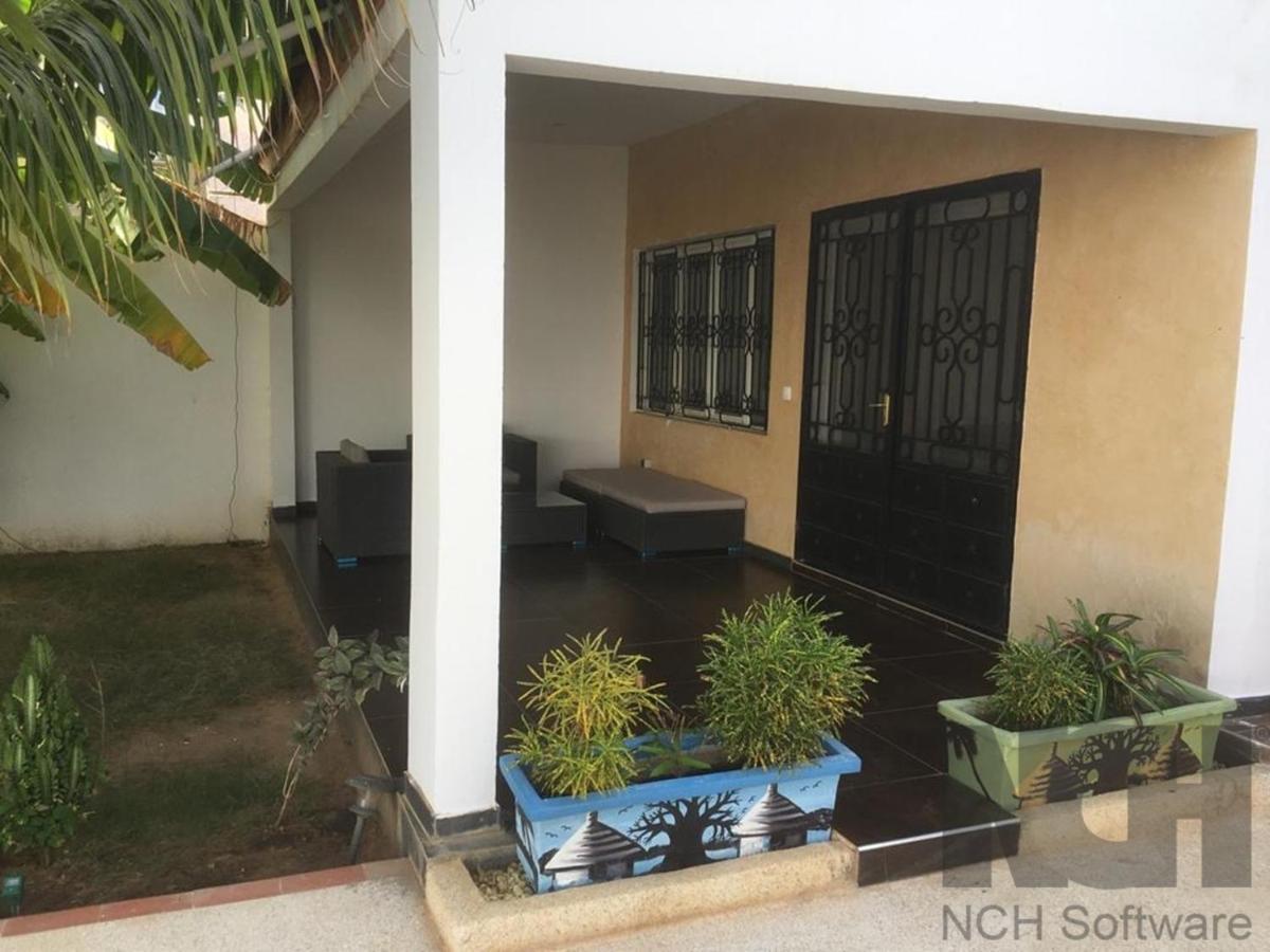 Saly - Villa Kage 6 Chambres -Clim-Wifi-Eau Chaude-Billard-Babyfoot-Ping Pong-Canal - Electricite Non Comprise Exterior foto