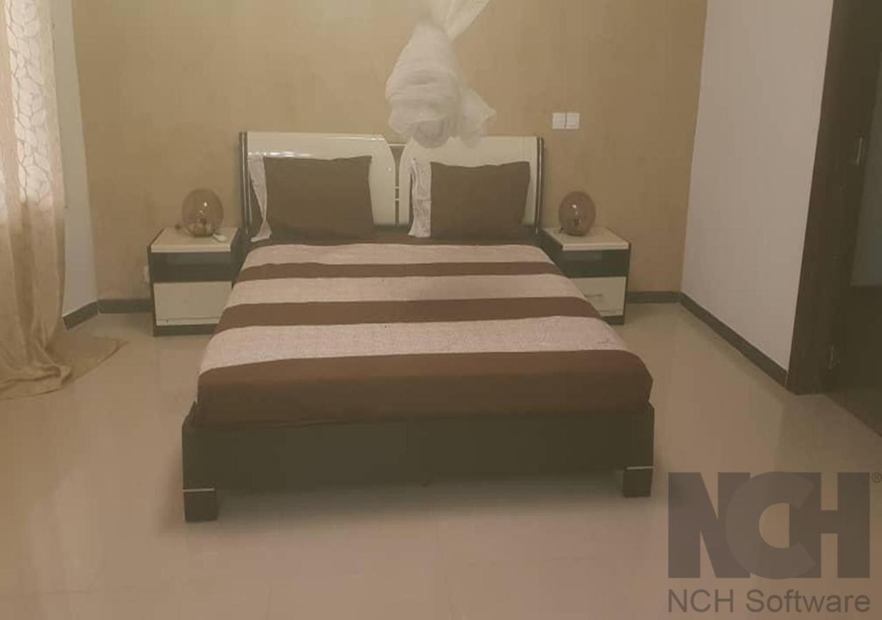 Saly - Villa Kage 6 Chambres -Clim-Wifi-Eau Chaude-Billard-Babyfoot-Ping Pong-Canal - Electricite Non Comprise Exterior foto
