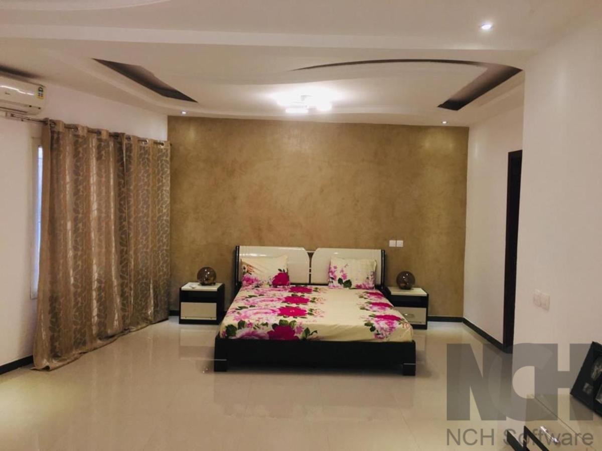 Saly - Villa Kage 6 Chambres -Clim-Wifi-Eau Chaude-Billard-Babyfoot-Ping Pong-Canal - Electricite Non Comprise Exterior foto